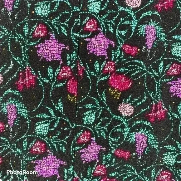LuLaRoe Floral Perfect T - Picture 5 of 8